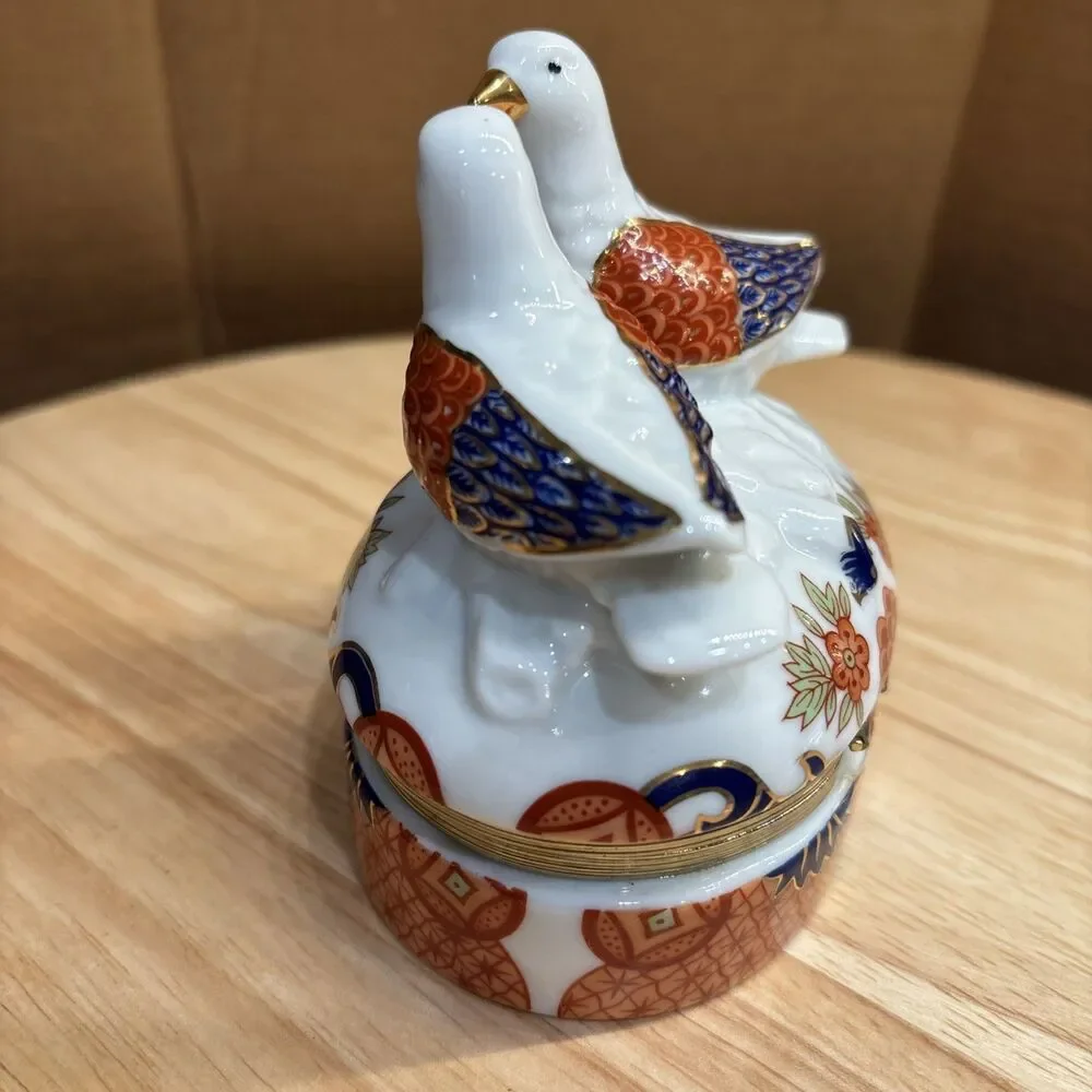 VTG Andrea by Sadek Imari Dove Love Birds Porcelain/hinged  Trinket Box